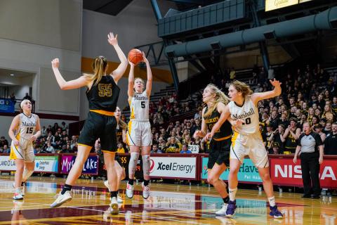 Marshall School, Duluth Hilltoppers Girls' Basketball GK Shot