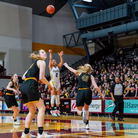 Marshall School, Duluth Hilltoppers Girls' Basketball GK2 Shot